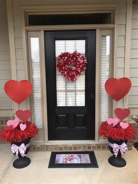 Sweet Front Porch Valentine Decor Ideas for a Lovely Welcome