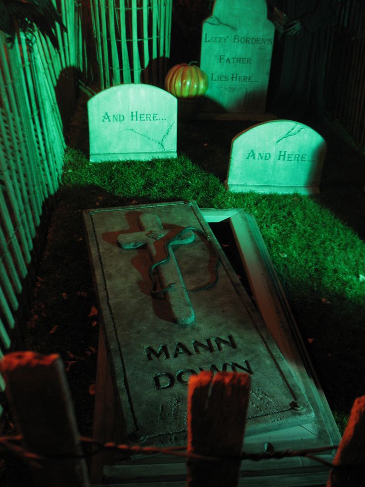 Creepy Halloween Tombstone Decorations